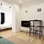 Lina - Tia, Cozy Studio In Shopping District