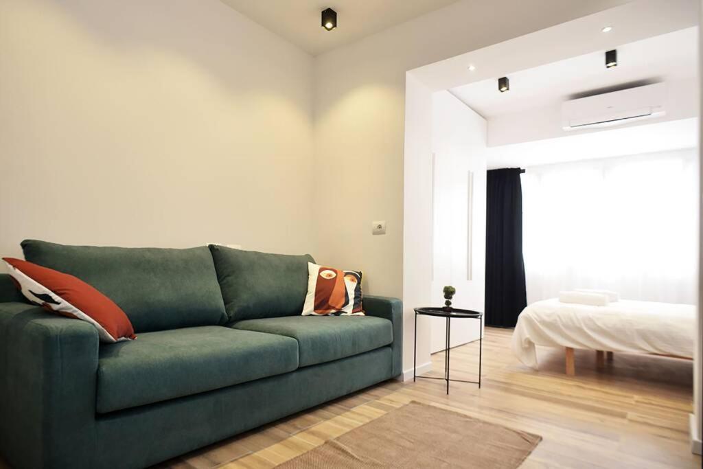 Lina -tia Cozy Studio In Shopping District * Tirana